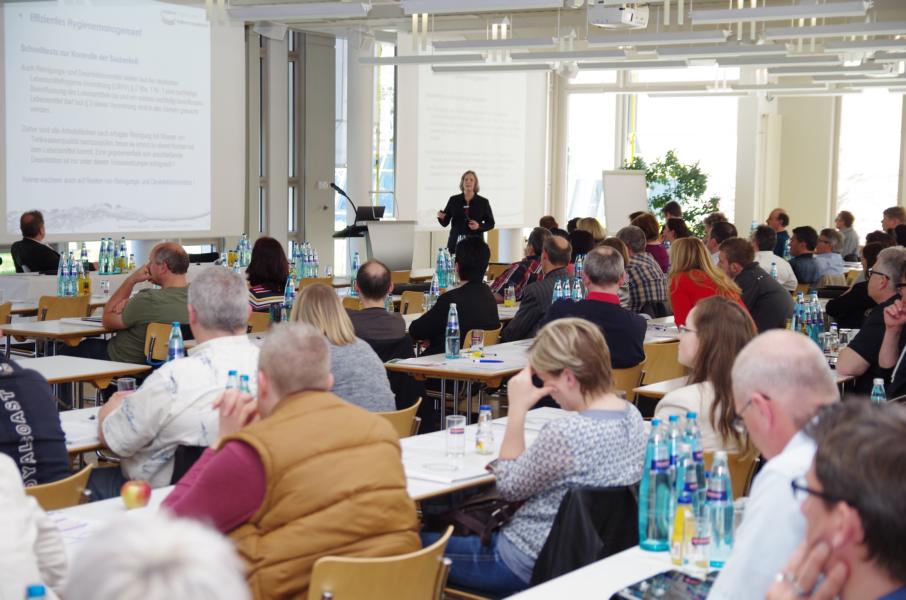 Praxisbezogene Vorträge und wichtige Anregungen wurden den Teilnehmern während den 11 Vorträgen und Themenschwerpunkten geboten.