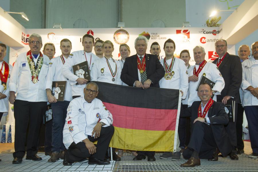 Kölner Garde Culinaria des CKV holte in Dubai 12 Medaillen mit nach Köln