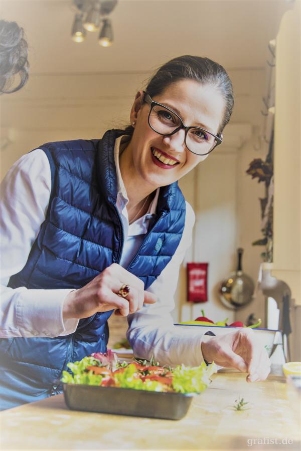 Seher Biricik-Günyak berät im Bereich Helal/Halal Messecatering und Conculting